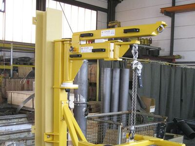 Schwenkkran mit Traverse SH+LMRT 250-300kg