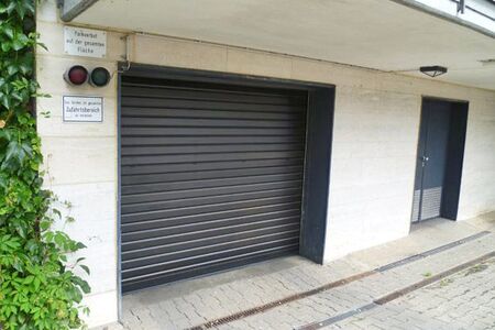 Garage mit Rolltor