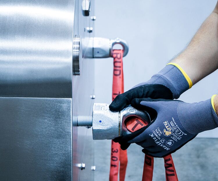 Einfache Handhabung des TXP-Texolution-Point - die Schrauben sind unverlierbar und doch austauschbar.